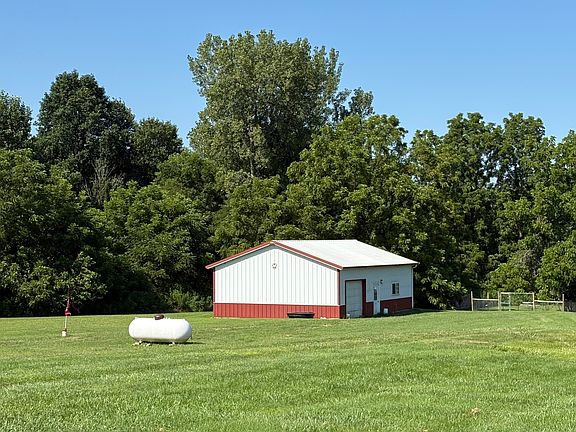 3rd image of 505 S County Road 350 E