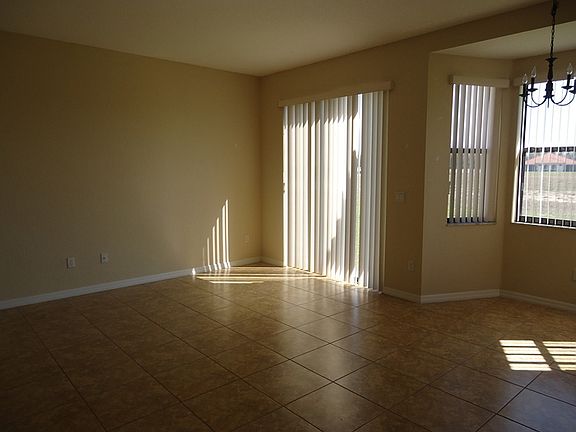2nd image of 453 Cinnamon Dr