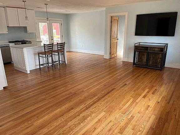 5th image of 307 Charlotte Dr