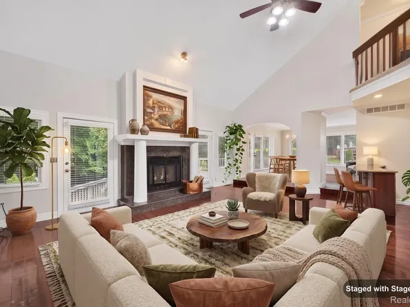 38808 Lancaster Dr, Farmington Hills, MI 48331