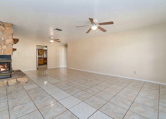 2nd image of 4580 Rosehill Ave