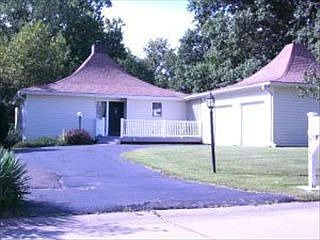 5th image of 5102 Mockingbird Ln
