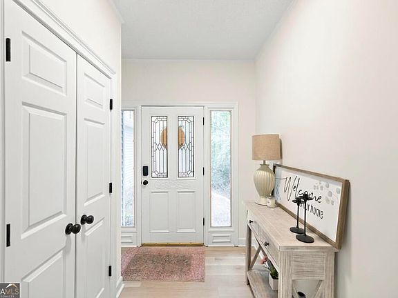 4th image of 2203 Plantation Dr