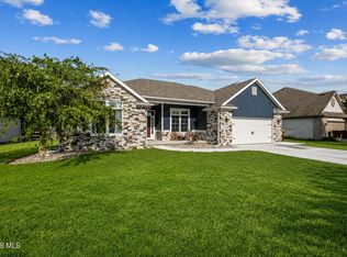 305 Ridgepoint Cir, Waterville, OH 43566