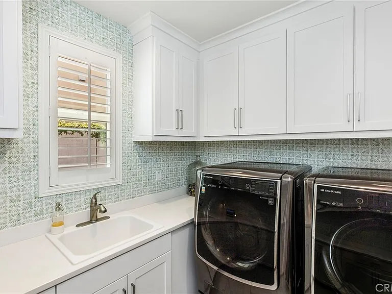 921 Camber Ln — Photo 25
