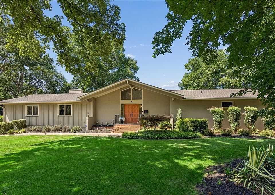 1st image of 9 Lookout Cir