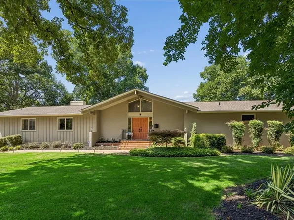 9 Lookout Cir, Newport News, VA 23606