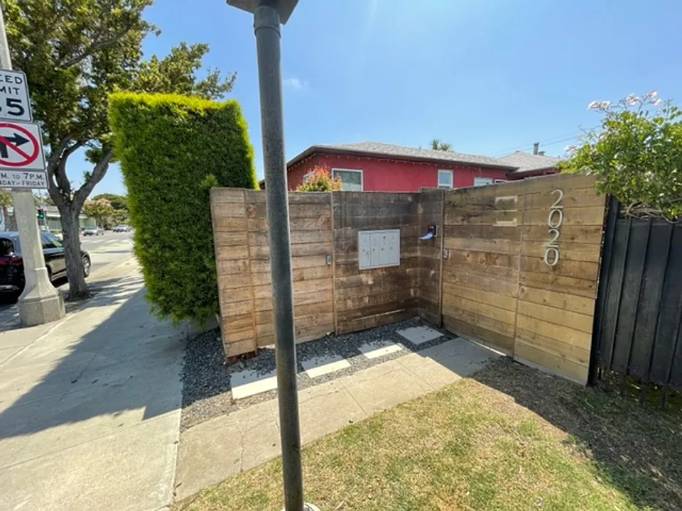 2020 Ocean Park Blvd