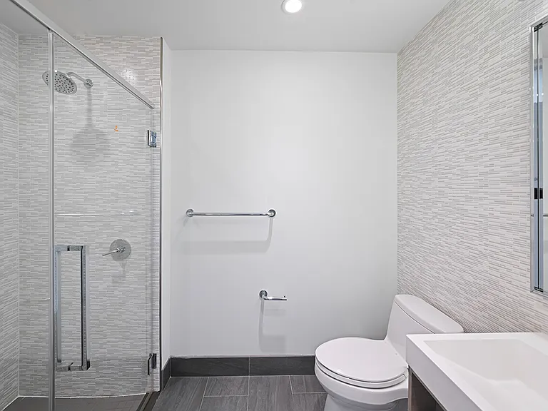 555 10th Ave #32H — Photo 4