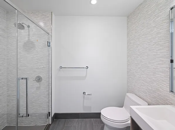 555 10th Avenue image 3 of 15