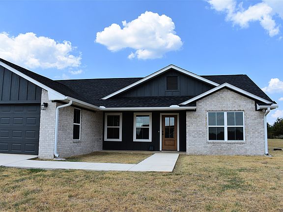 2nd image of 2915 E 2090th Rd Lot 1