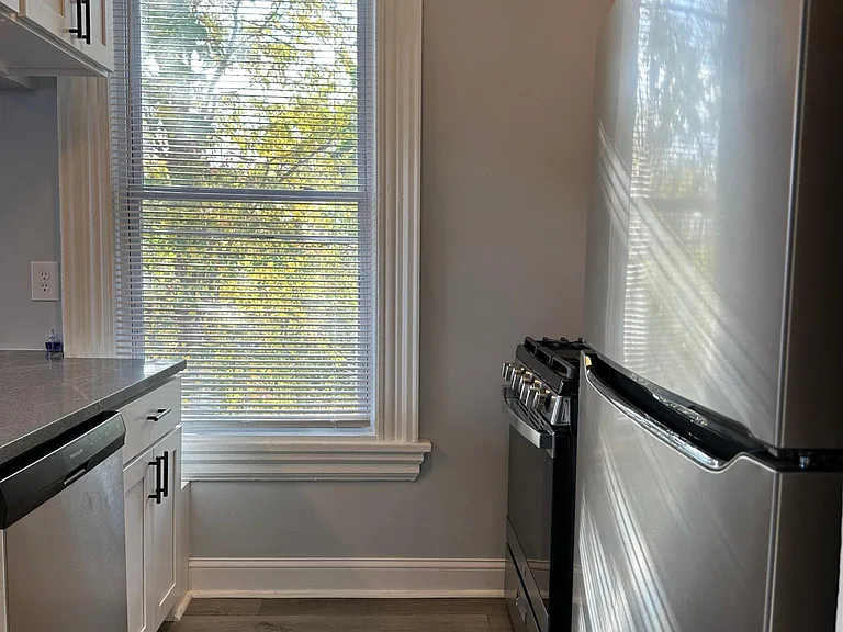 403 Oak St #3 — Photo 7