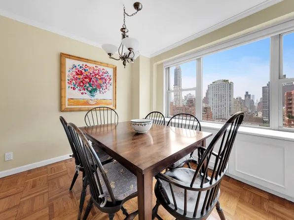 360 East 72nd Street image 3 of 15