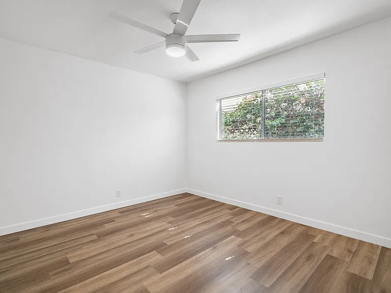 12726 Matteson Ave — Photo 8