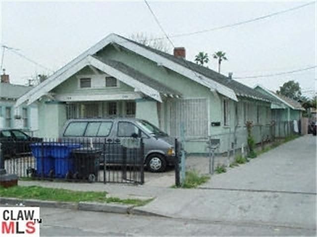 2nd image of 134 W 53rd St