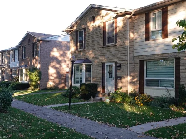 5475 Lakeshore Rd #9, Burlington, ON L7L 1E1