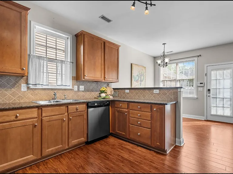 10060 Switchyard Dr — Photo 5