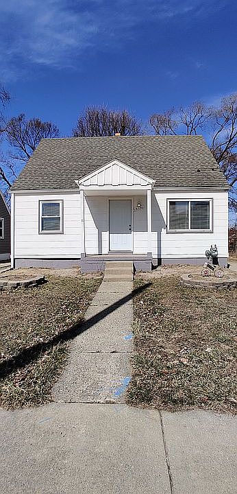 1st image of 19330 W Chicago St