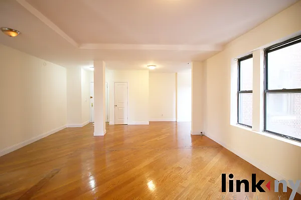 Rented by Link NY Realty | media 24
