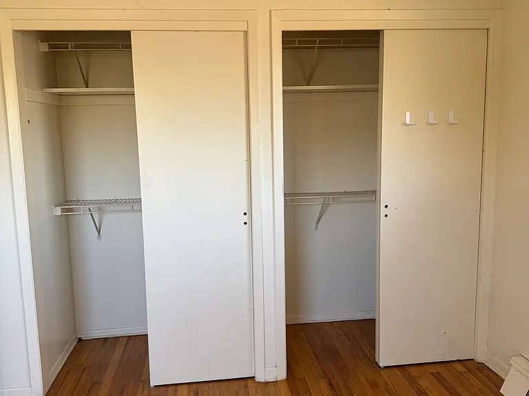 5 Wood Ave #2D — Photo 3
