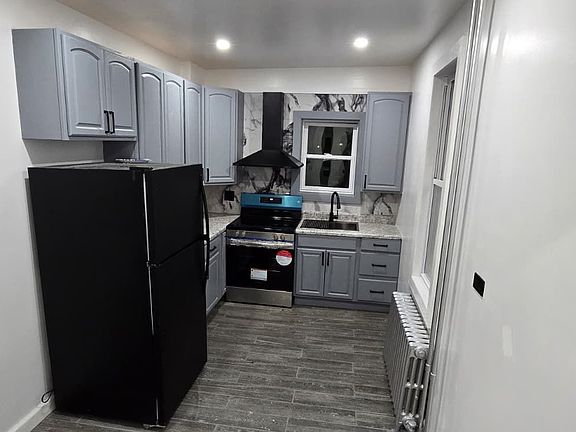 2nd image of 351 New Castle St #1