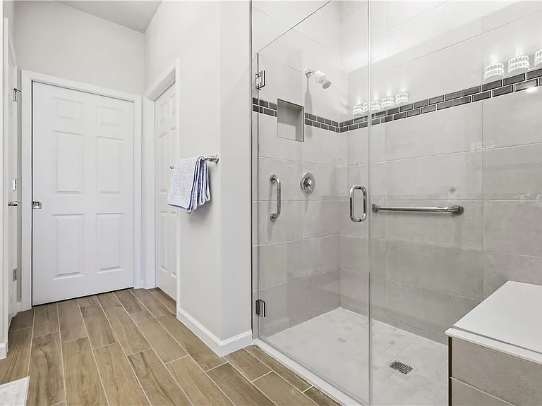4864 Overton Cir — Photo 17