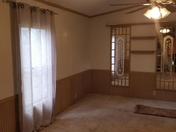 1 Manus Cir, Lexington, SC 29073