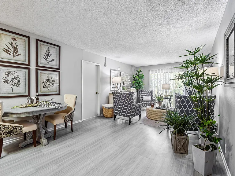 Sun City Gardens - 55+ Active Adult Apartments — Photo 7