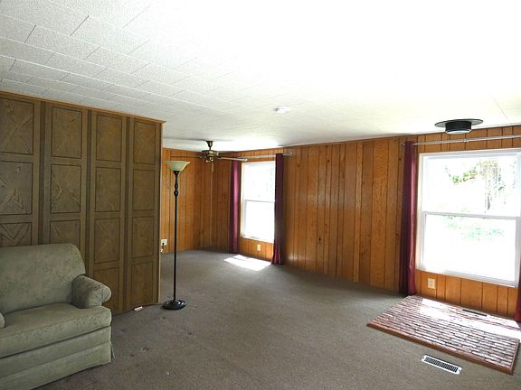 3rd image of 217 Whitehouse Rd