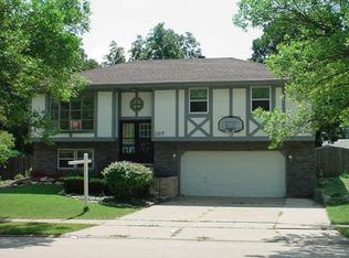 107 Ridge Rd, Shorewood, IL 60404