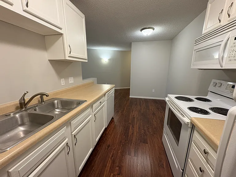 9141 Olson Memorial Hwy #106 — Photo 6