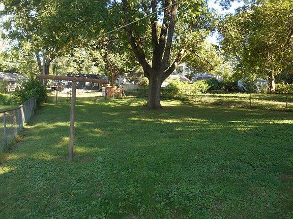3rd image of 803 S Pope Ave