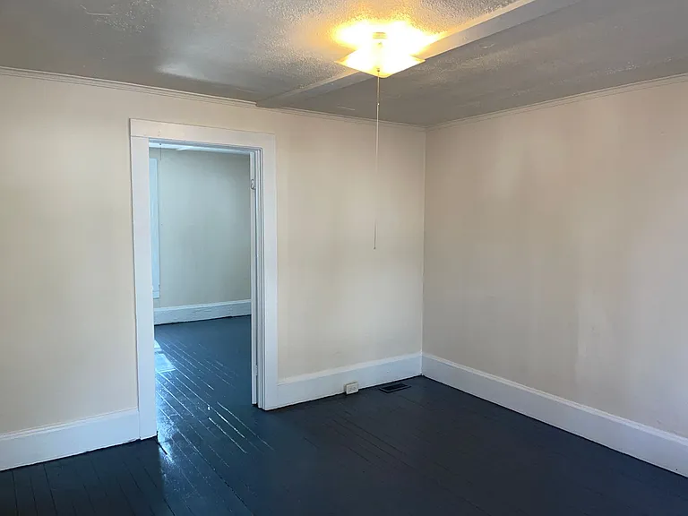 208 E Georgia Ave — Photo 4