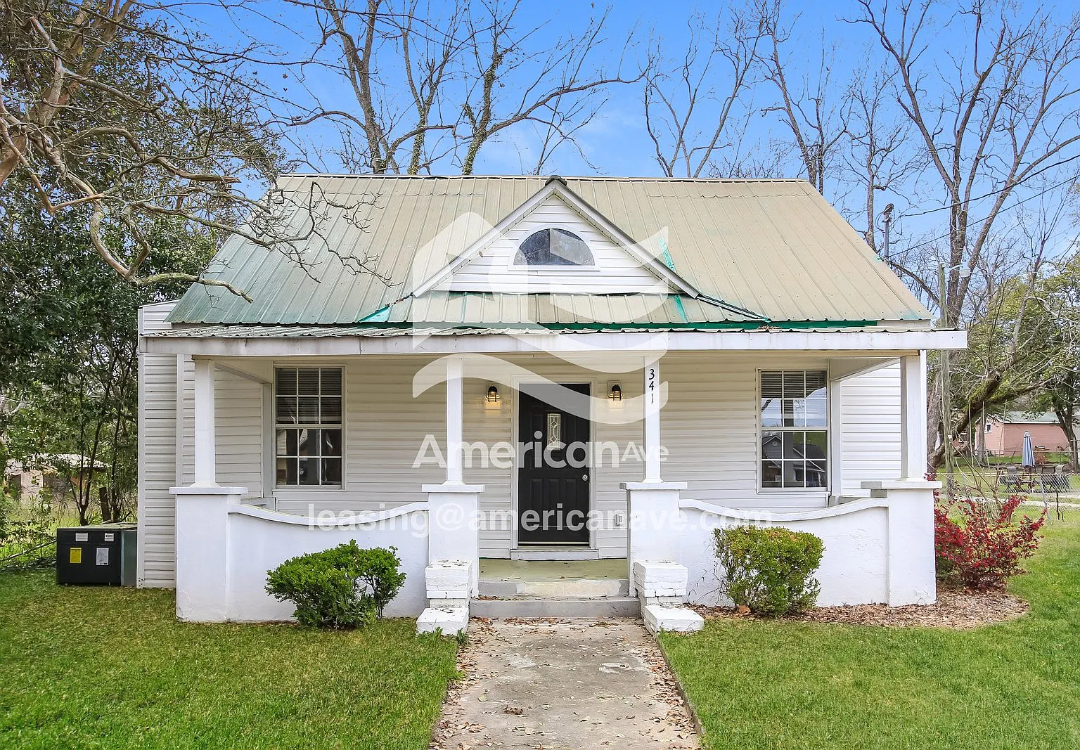 4 bed, 1.0 bath, 1110 sqft, $1,450 — Photo 1