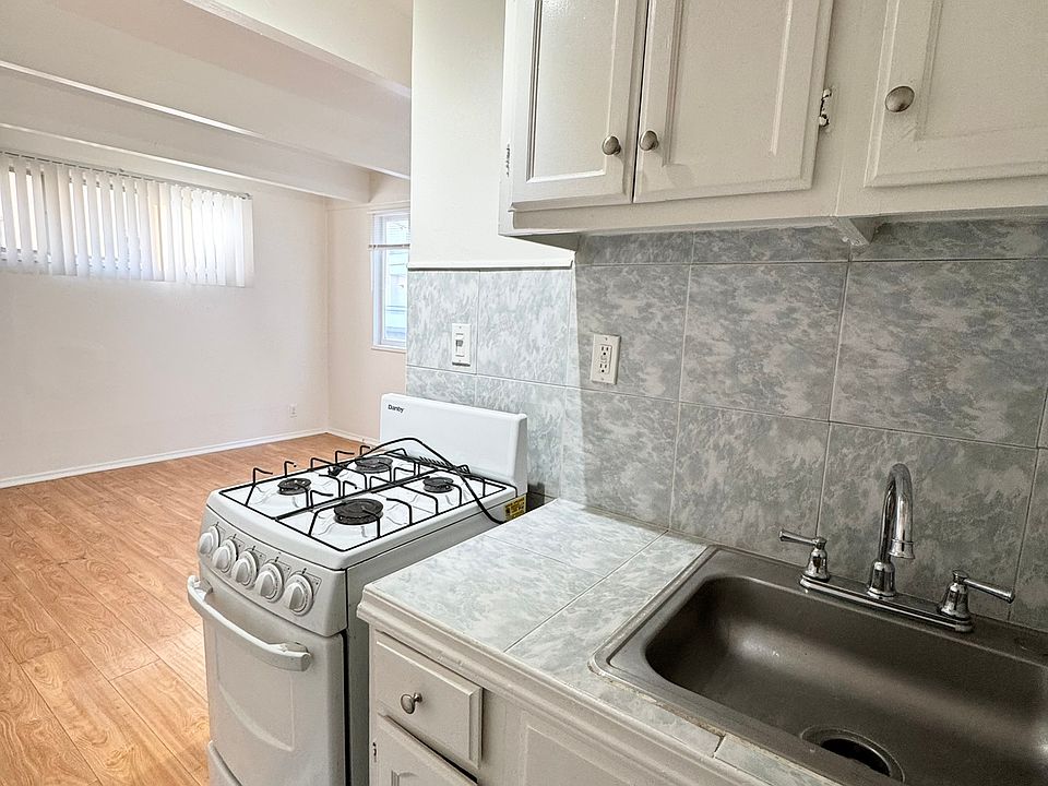 1st image of 7032 Hawthorn Ave APT 6
