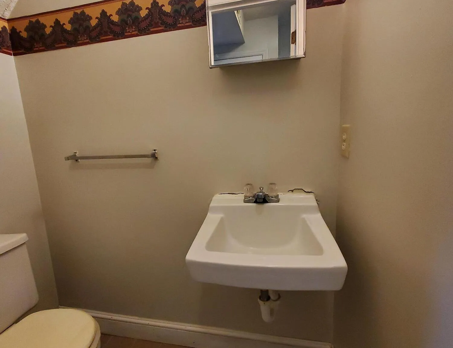2 bed, 1.5 bath, 900 sqft, $900 — Photo 3
