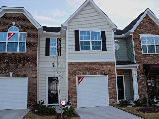 2484 HARTFIELD CIRCLE