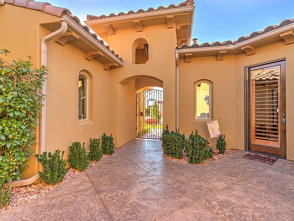 Entry to courtyard & casita