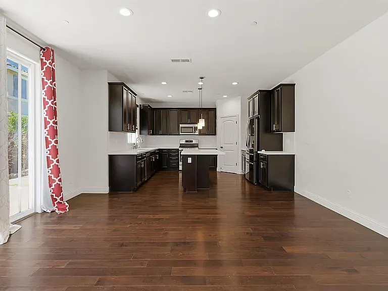 520 E Albertina Ave — Photo 20
