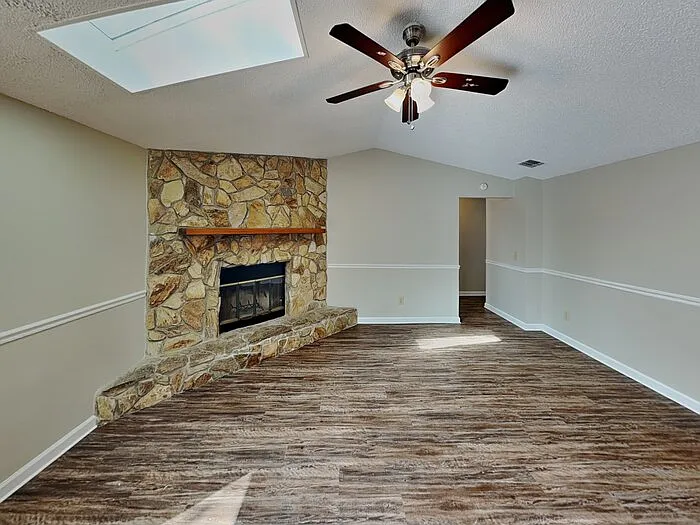 2626 Pinewood Blvd S — Photo 4