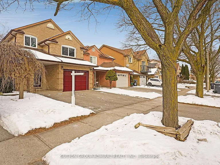 52 Garden Ave — Photo 3