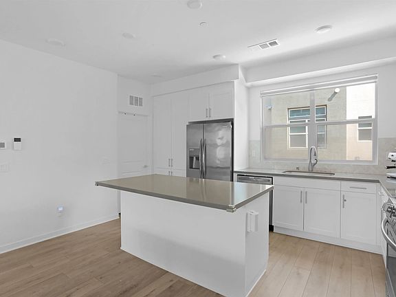 2nd image of 10441 Harlow Cir #34