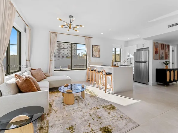 1144 SW 4th St APT 8, Miami, FL 33130