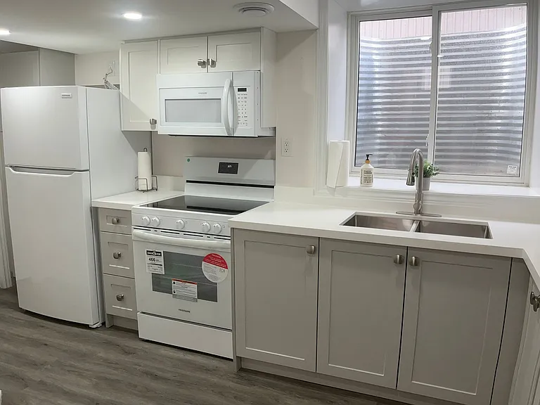 28 Barker Pkwy — Photo 9
