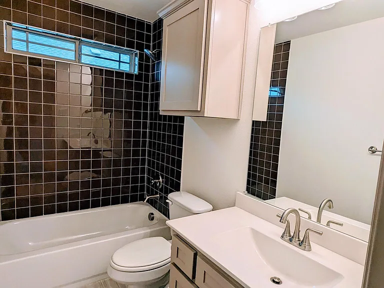1813 Ordonez Dr — Photo 7