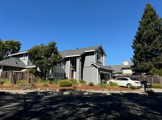 2151 Zinfandel Dr, Santa Rosa, CA 95403