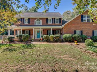 1360 33rd Avenue Dr NE, Hickory, NC 28601