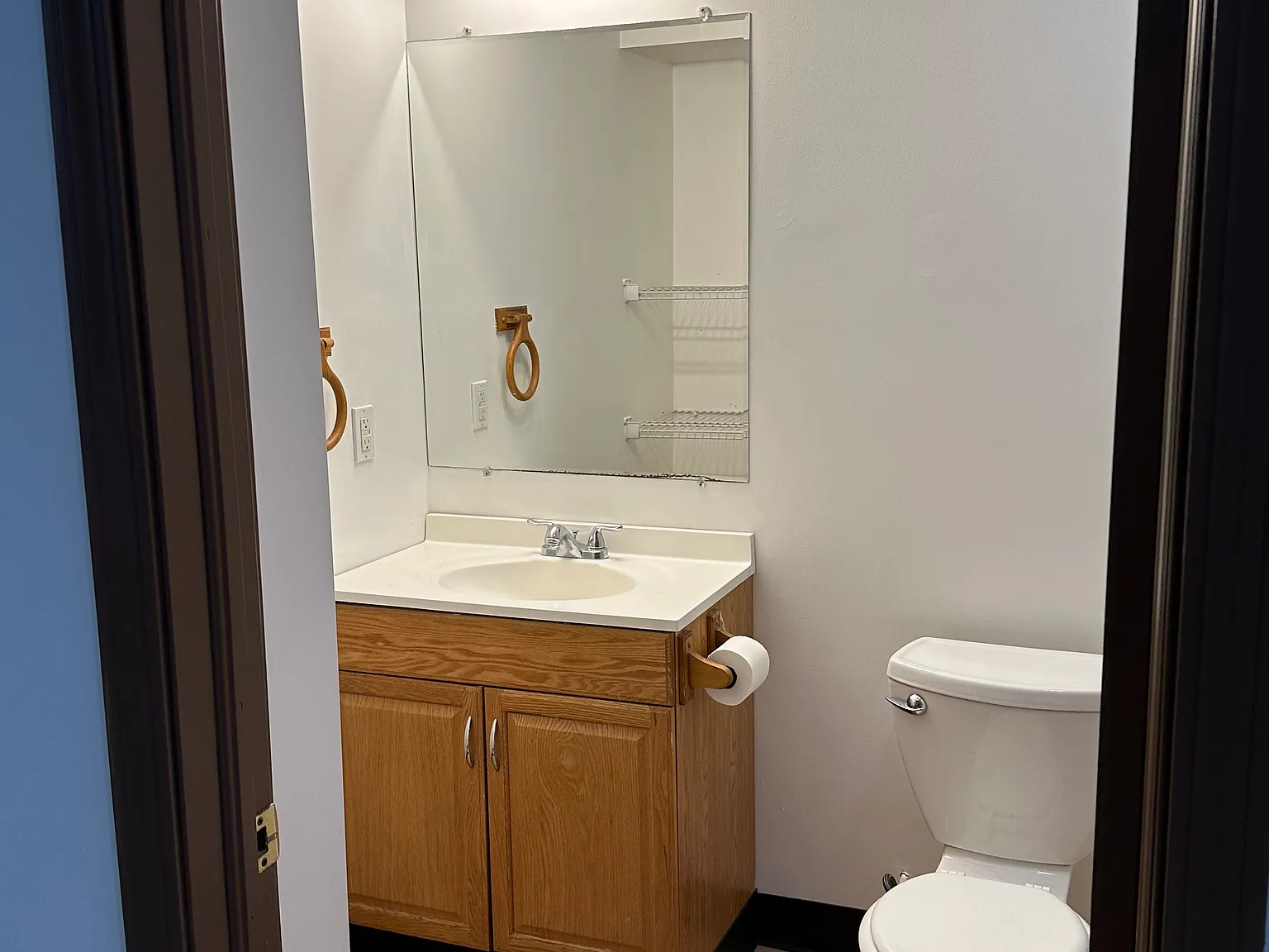 1100 Kenmore Ave — Photo 3