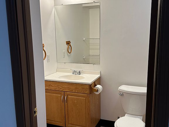 3rd image of 1100 Kenmore Ave #5