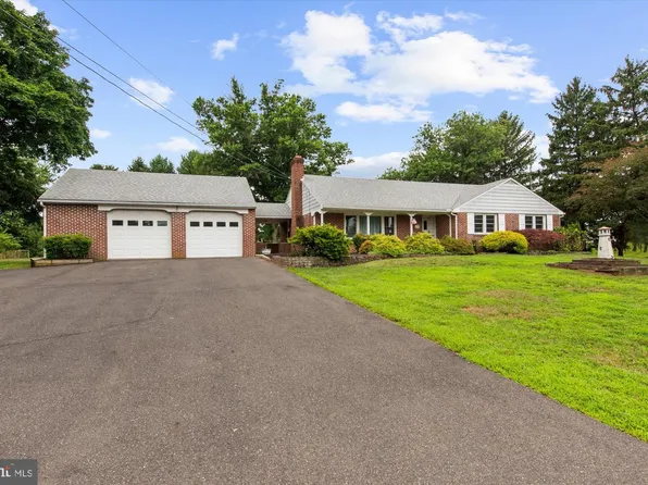 338 Borough Line Rd, Collegeville, PA 19426